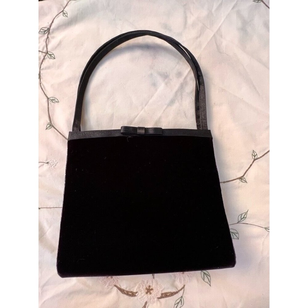 Kenneth Cole Black Velvet Evening Bag Lovely